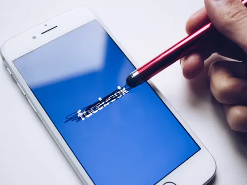 Facebook fermé en Europe ? Une information à prendre avec des...