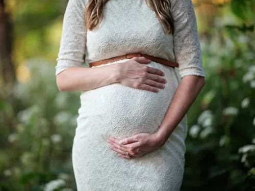 Un lien entre vaccination contre le Covid chez les femmes enceintes...