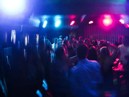 Les discothèques et clubs français bientôt placés sous la tutelle...