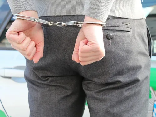 Italie : il choisit la prison plutôt que sa femme