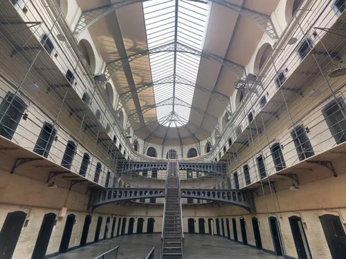 Vous allez bientôt pouvoir déjeuner en prison dans le premier...