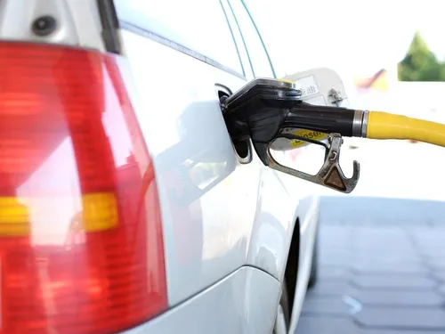 Flambée du prix de l’essence : des bons plans pour payer moins cher