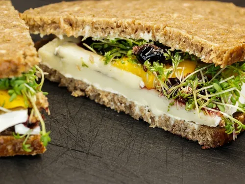En Italie, demander à ce que l’on vous coupe votre sandwich en deux...