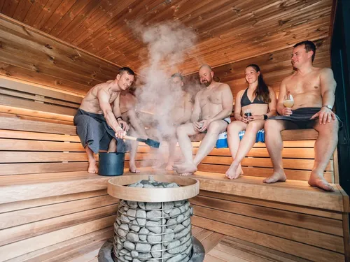 Au Danemark, un ministre tient meeting au sauna !