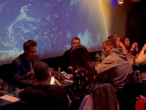 Stellar : un nouveau restaurant qui vous envoie dans l'espace.