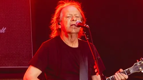 AC/DC : Stevie Young hospitalisé en pleine tournée 