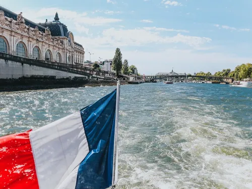 Paris plonge dans la Seine pour les Championnats d'Europe de natation