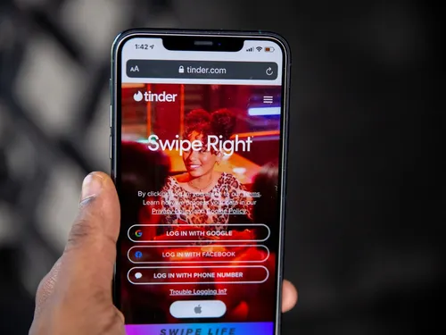 Tinder : vérifier le casier judiciaire de ses «matchs», c’est...