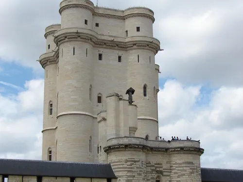 Vincennes Estival Club 2026 : le château se change en dancefloor