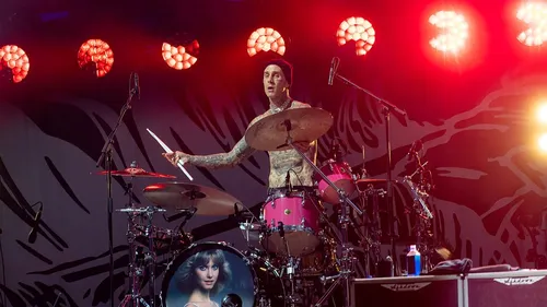 "Travis Barker : Louder Than Fear" : la date de sortie du nouveau...