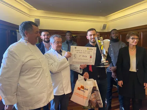 Le trophée de la meilleure pâtisserie du Grand Paris 2023 décerné à...