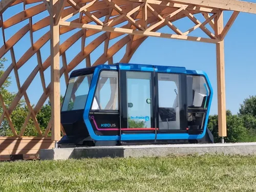 À Saint-Quentin-en-Yvelines, Urbanloop dépose le premier rail de...