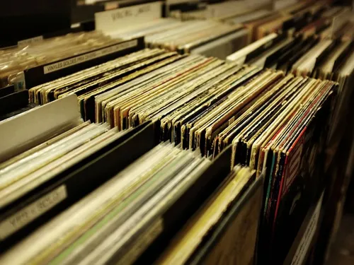 1000 mètres carrés de vinyls, expo éphémère IKEA et vivre la « Nuit...