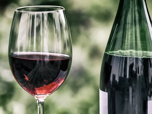 Boire du vin rouge vous donne mal à la tête ? On vous explique...