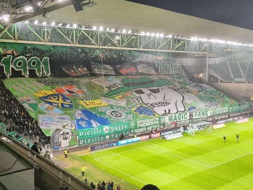 L’AS Saint-Etienne domine le FC Nantes au finish dans un Chaudron...