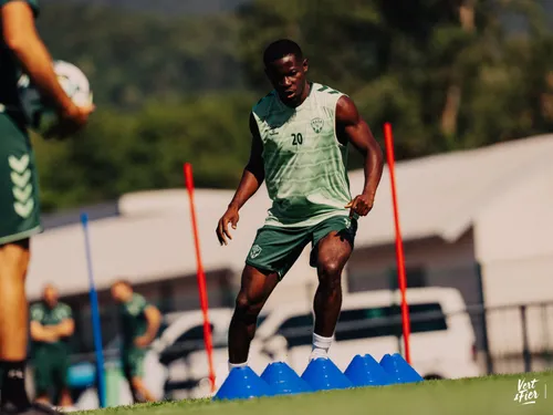 Canicule : l'ASSE affrontera Lausanne à huis clos
