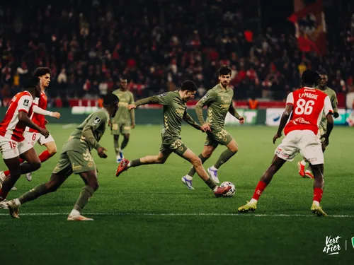 Ligue 2 : Les Verts s'effondrent à Reims malgré la supériorité...