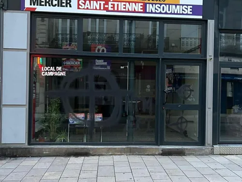 Saint-Etienne : le local de campagne de Valentine Mercier (LFI) tagué