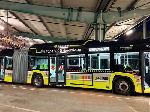 Saint-Etienne : Le premier trolleybus XXL 100% électrique a été mis...