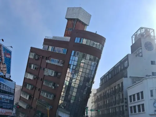 [VIDEO] Un séisme touche Taïwan : au moins 9 morts et 50 disparus 