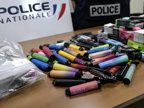 Saint-Etienne : Il cachait des centaines de puffs dans une cour...