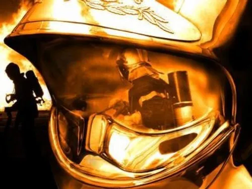 Mably : 1000m² d'un bâtiment agricole partent en fumée  