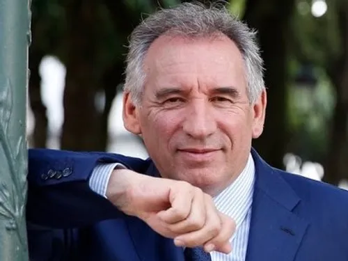 François Bayrou renversé : 3 votes "pour", 3 "contre" dans la Loire
