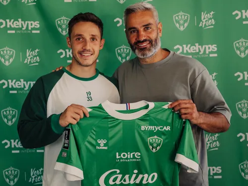 Foot : Un nouveau milieu débarque à Sainté !