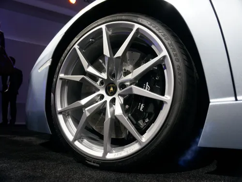 Villars : Plus de 300 voitures réunies illégalement sur le parking...