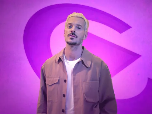 LA FAMILLE CHAMPAGNE FM RECOIT MATT POKORA