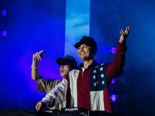 TRINIX "Emorio" (LIVE)