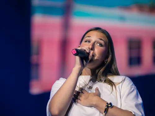 HELENA "SUMMER BODY" (LIVE)