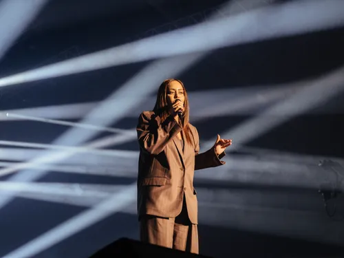 AMEL BENT "Tu l'aimes encore" (Live)