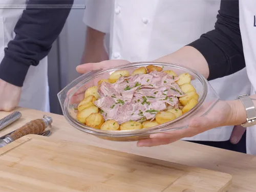 Endives caramélisées, pommes de terre sautées, tranches d'andouille