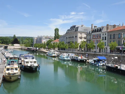 Carte Postale : Champagne FM vous invite à découvrir la ville de...
