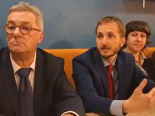 LFI et le PS fusionnent leurs listes au second tour des municipales...