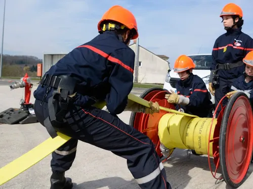 Le permis à moitié prix pour les jeunes sapeurs-pompiers.