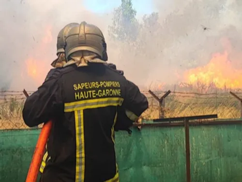 Un incendie menace un camping à Toulouse