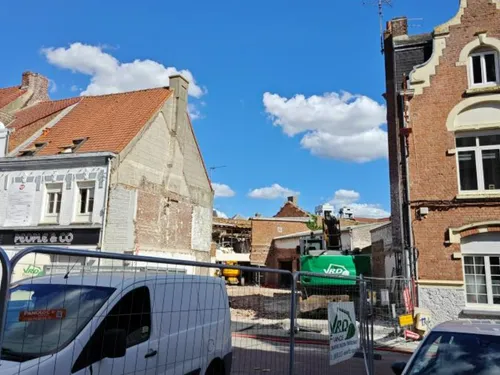 Hazebrouck : déconstruction de la friche Grand-Place pour la...