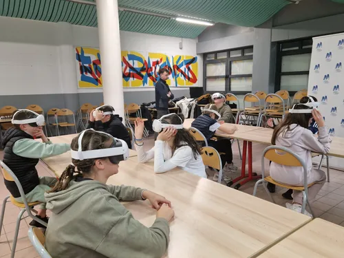 Calais :  des collégiens résolvent des problèmes de maths grâce à...