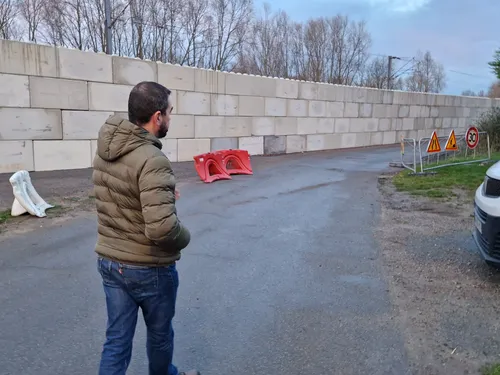 Loon-Plage : un mur en béton à 10 mètres des maisons, les habitants...