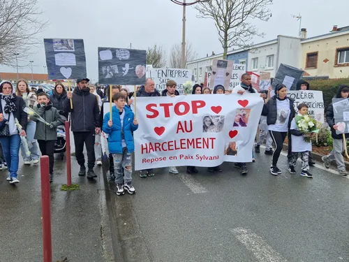 Calais : une centaine de personnes réunies pour Sylvana Dufossé