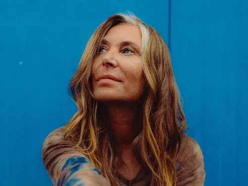 “Je suis une fille tatillonne” : Zazie prend son temps pour son...