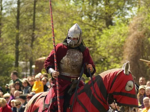 Watten: des chevaliers et personnages mythiques ont envahit le site...