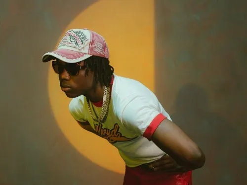 « Oh No » : Rema revient avec un tube dansant !