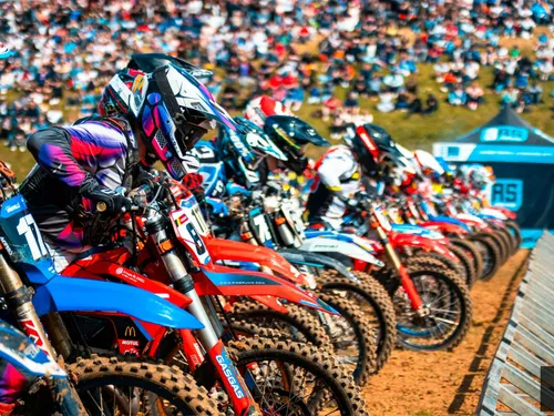 Motocross : les meilleurs pilotes et les meilleures animations...