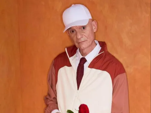 Avec "Tout s’en va", Gaëtan Roussel transforme la mélancolie en...