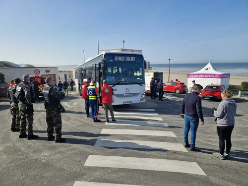 Calais / Loon-Plage : Human Rights Observers dénonce un...