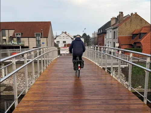 Une passerelle toute neuve pour relier Dunkerque et...