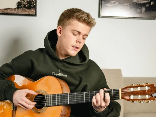 « Famille ou pas famille » : Charles Doré se livre dans un nouveau...